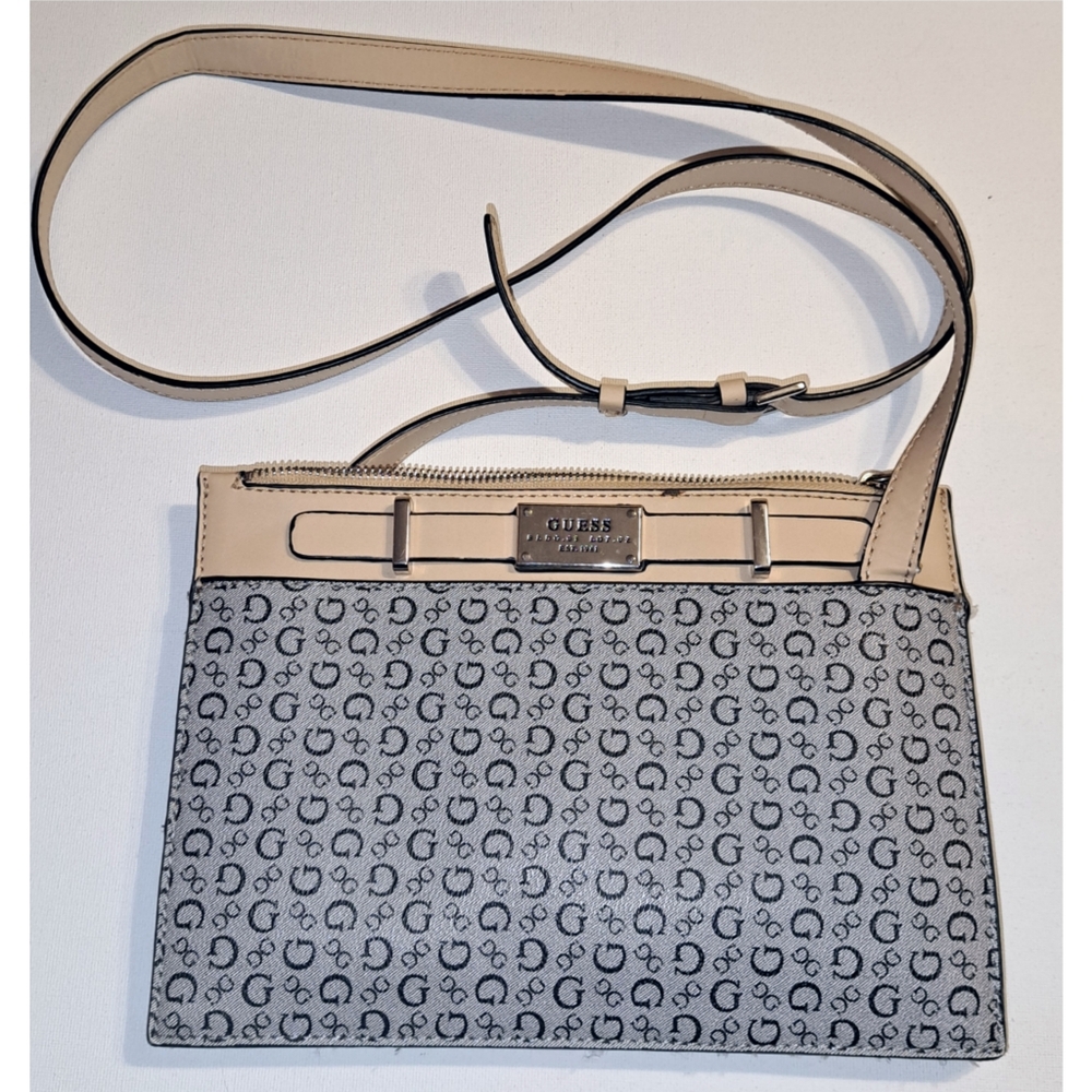Guess Women's Crossbody Bag in Cream and Gray